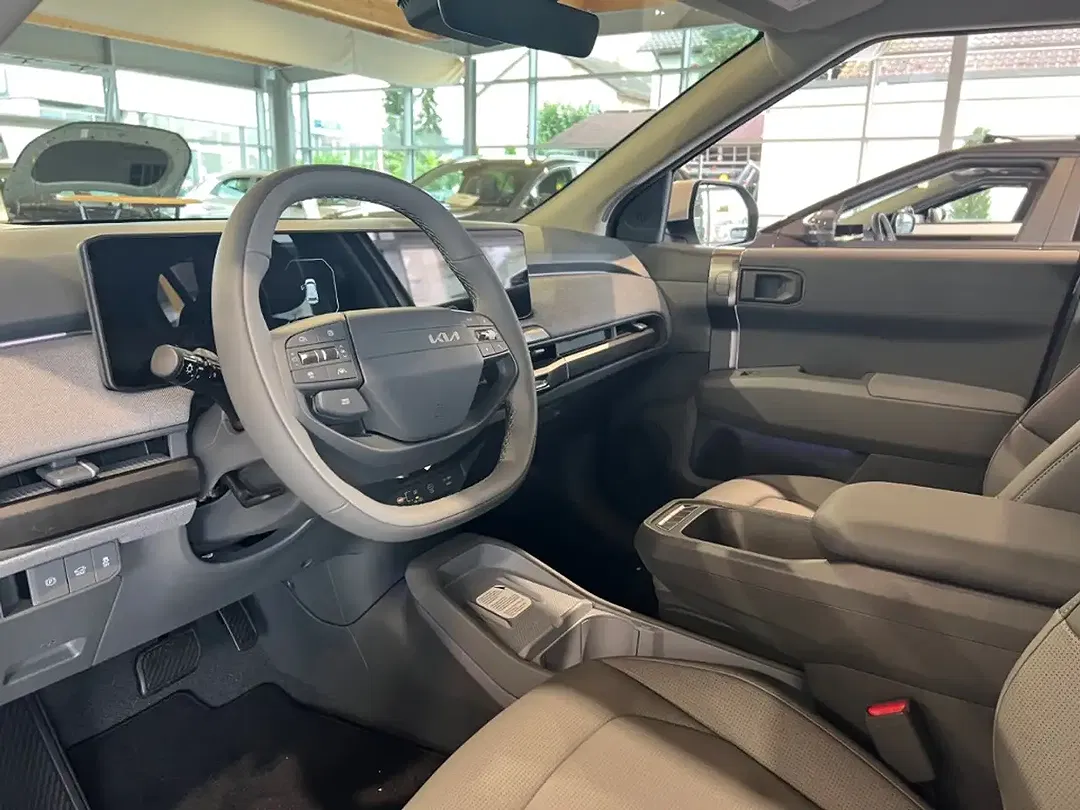 Kia EV3 - Thumbnail 7