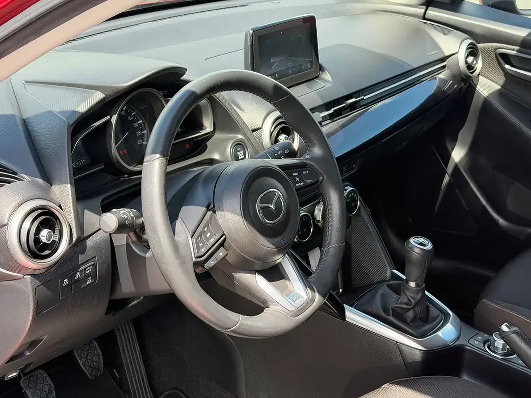 Mazda 2 - Thumbnail 5