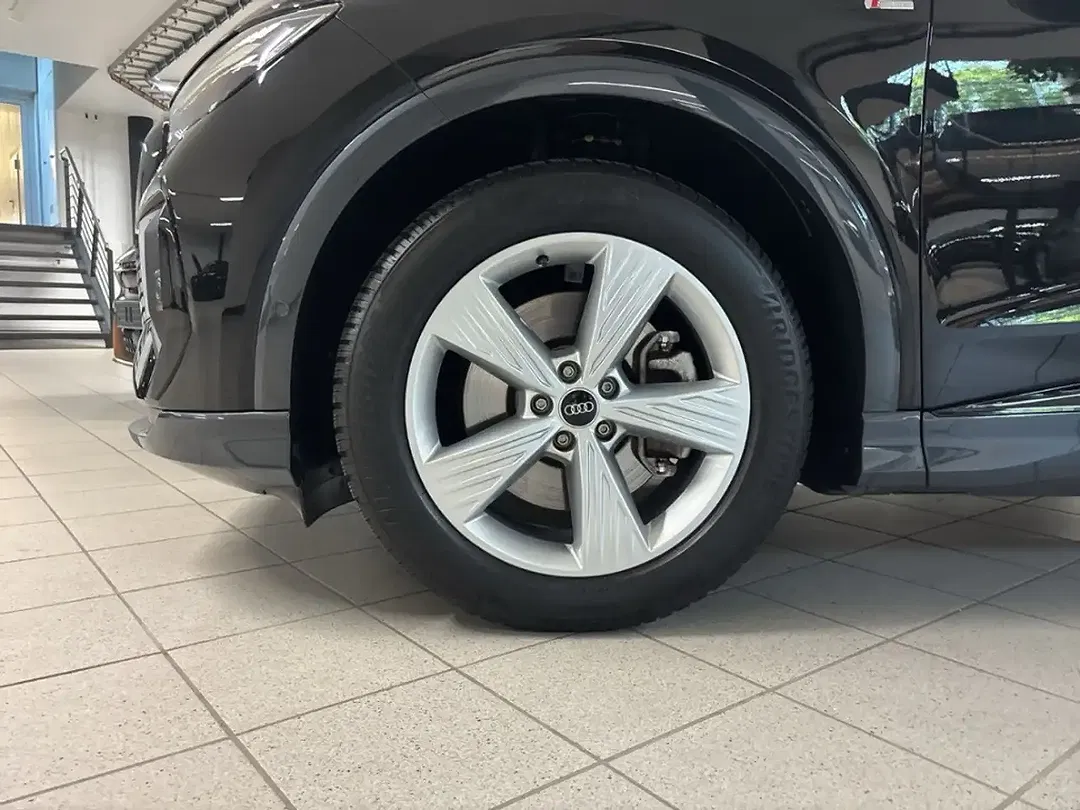 Audi Q4 e-tron - Thumbnail 4