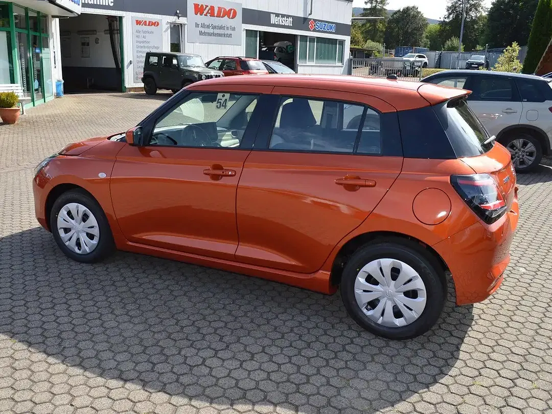 Suzuki Swift - Thumbnail 4