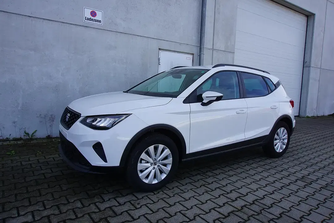 SEAT Arona - Thumbnail 4