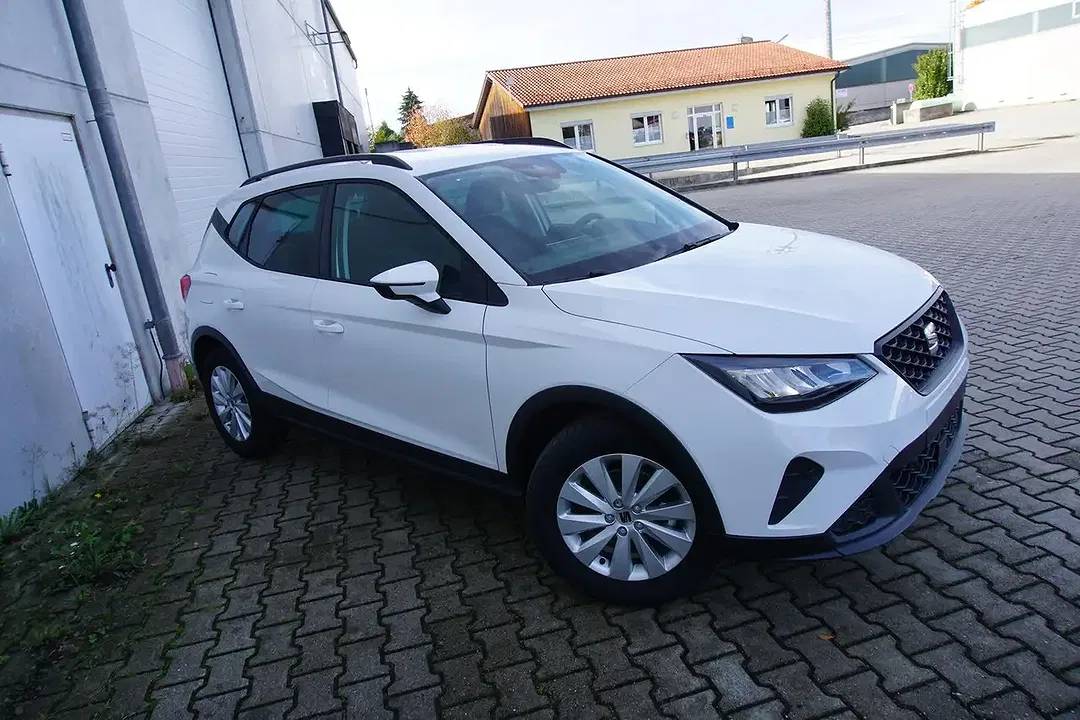 SEAT Arona - Thumbnail 8