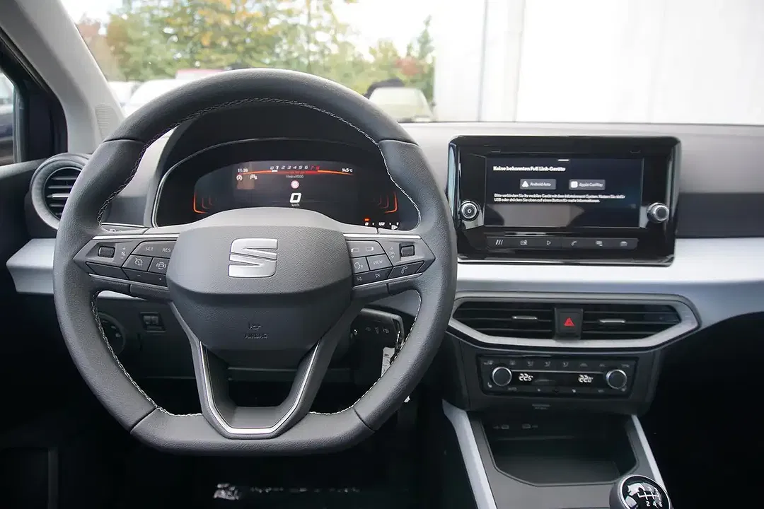 SEAT Arona - Thumbnail 9