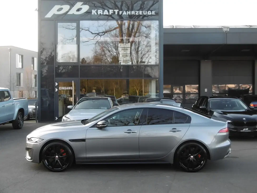 Jaguar XE - Afbeelding 1