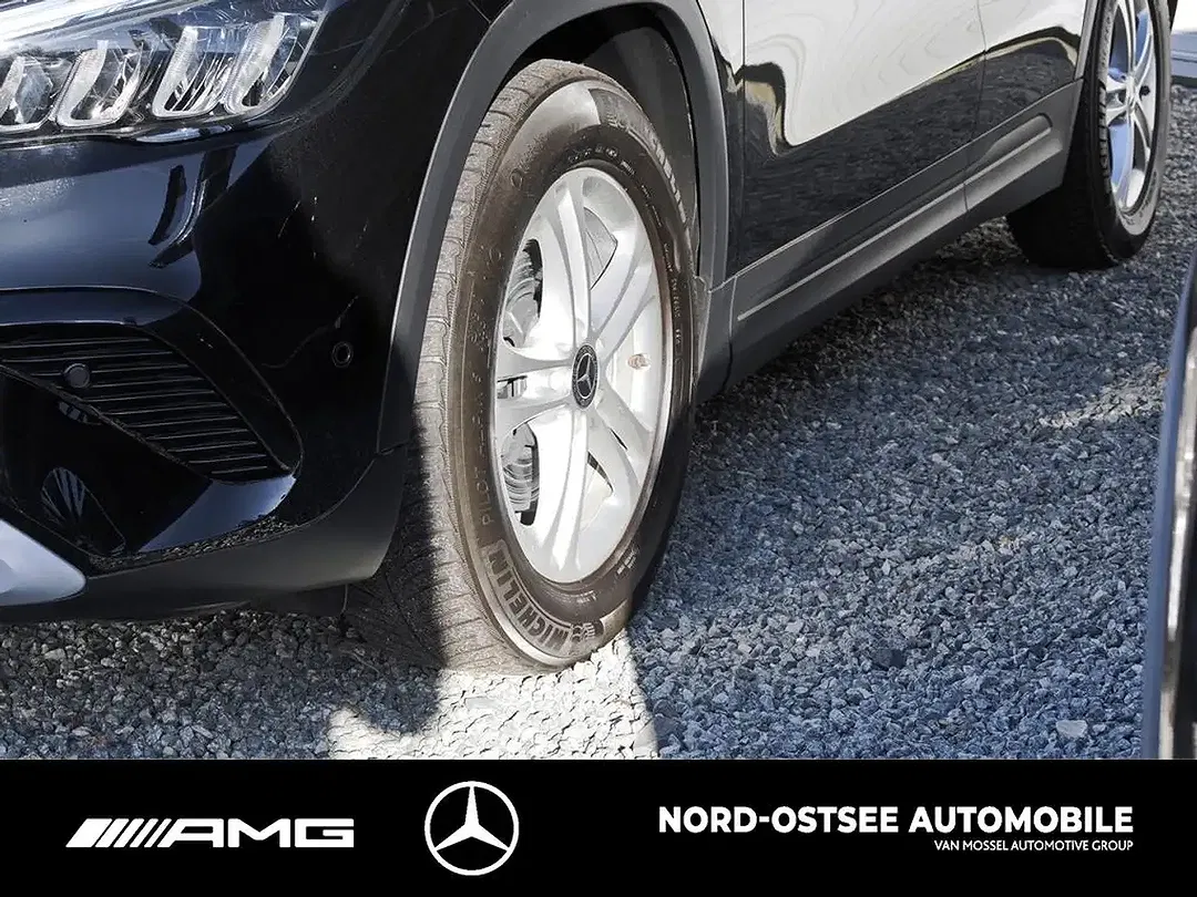 Mercedes-Benz GLA 200 - Thumbnail 4