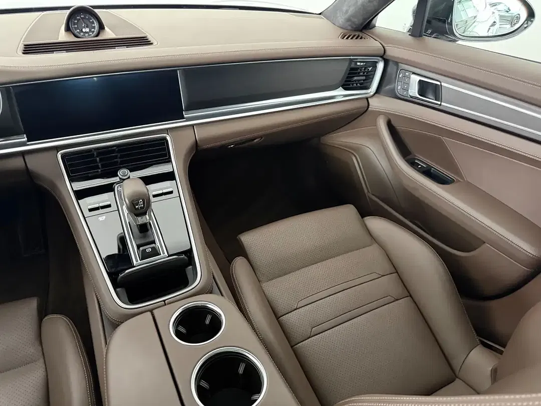 Porsche Panamera - Thumbnail 15