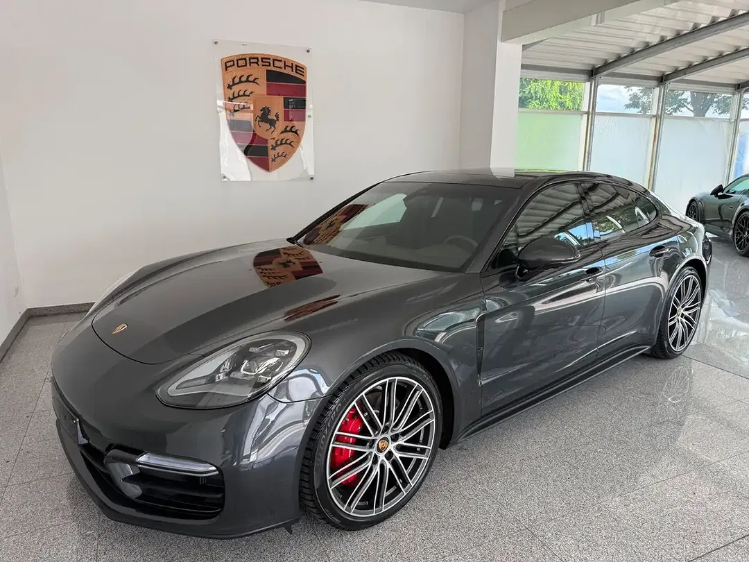 Porsche Panamera - Thumbnail 3