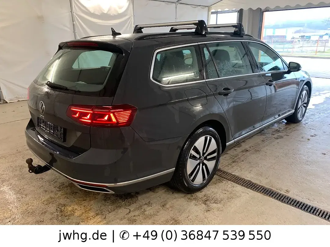 Volkswagen Passat Variant - Thumbnail 4