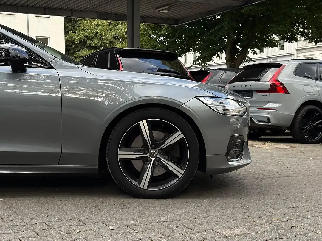 Volvo V90 - Thumbnail 3