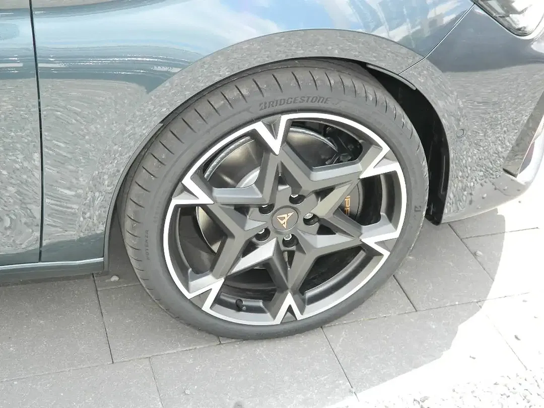 CUPRA Leon - Thumbnail 5