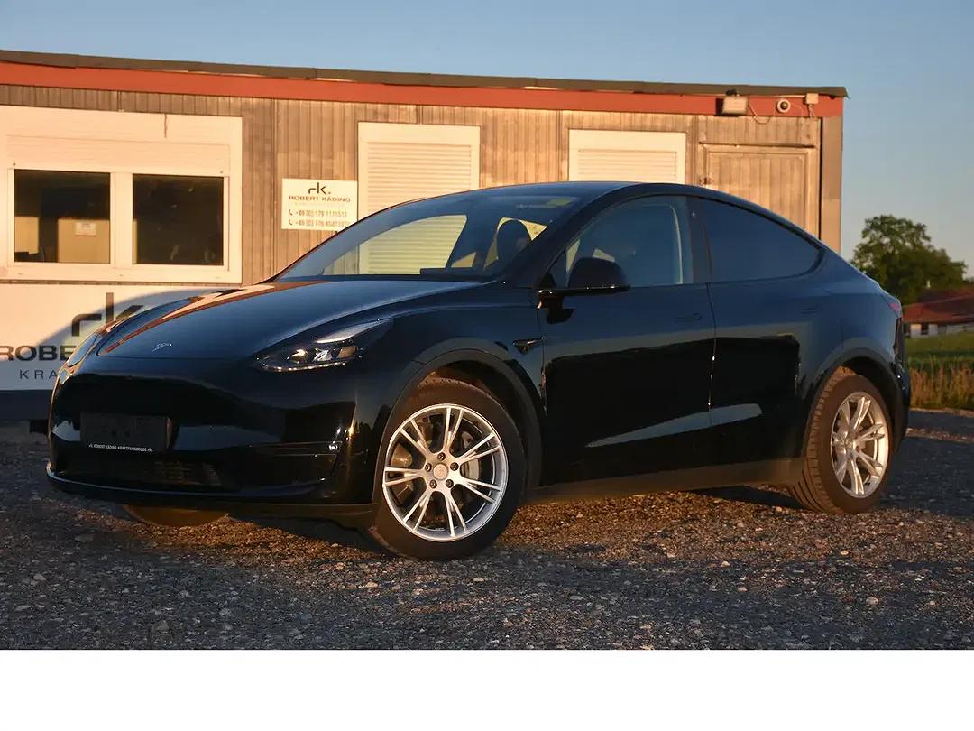 Tesla Model Y AWD Dual Motor Long Range - foto 2