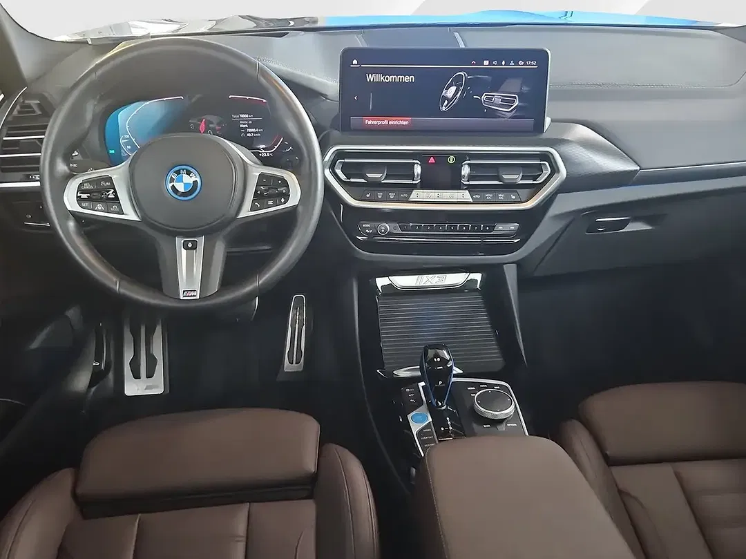 BMW iX3 - Thumbnail 9