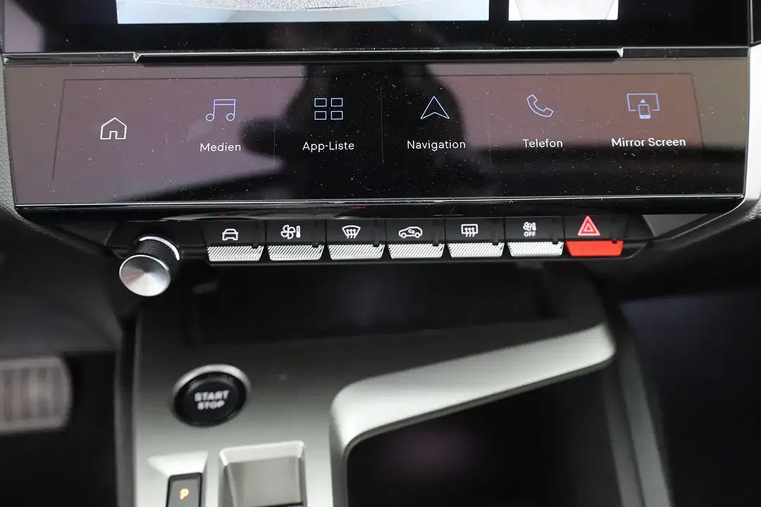 Peugeot 308 - Thumbnail 11