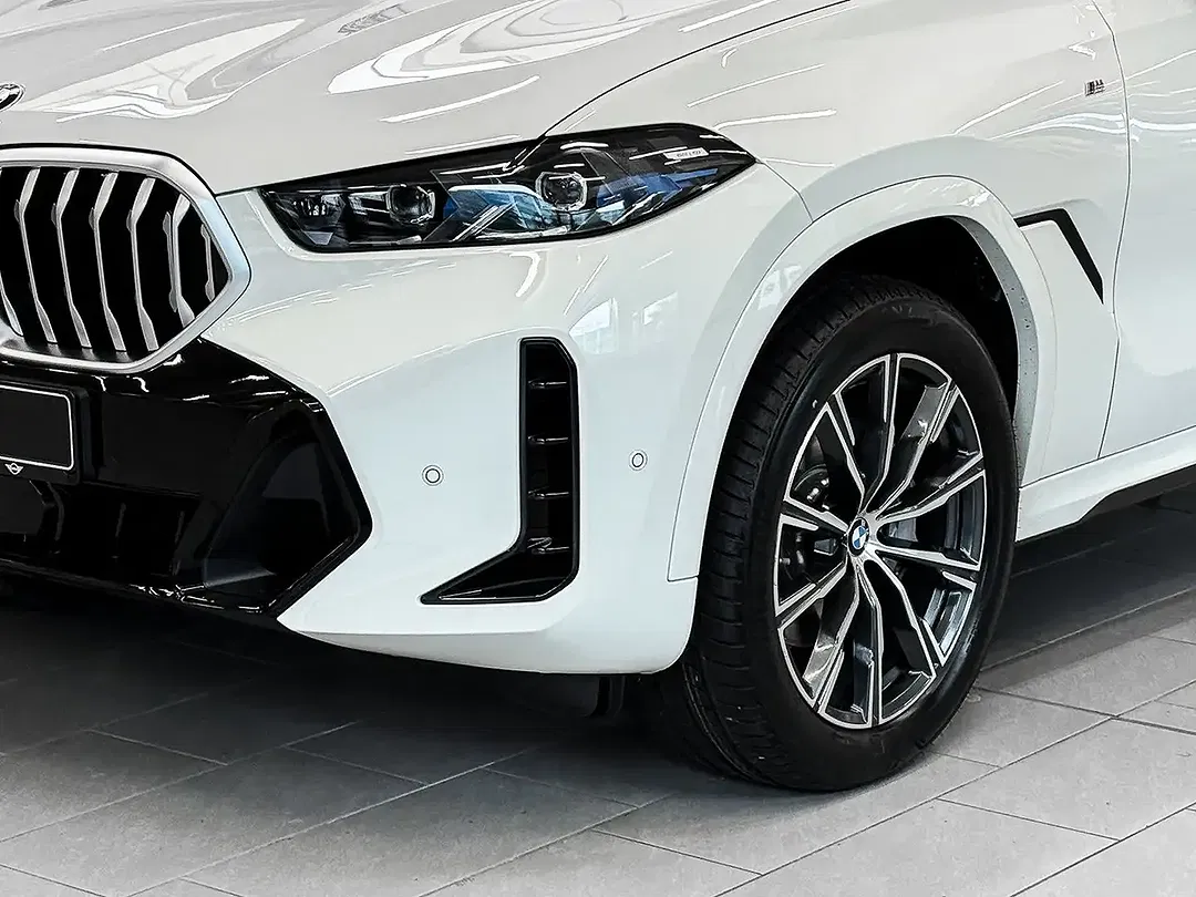 BMW X6 - Thumbnail 3