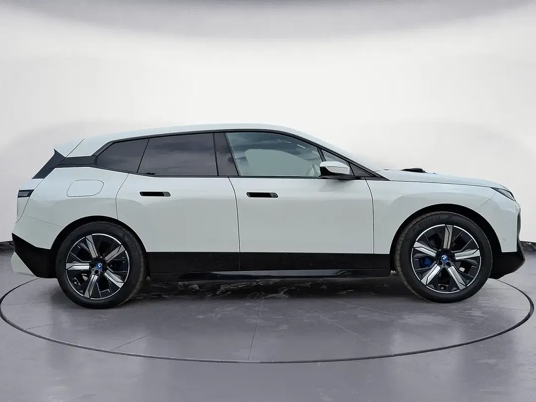 BMW iX - Thumbnail 5