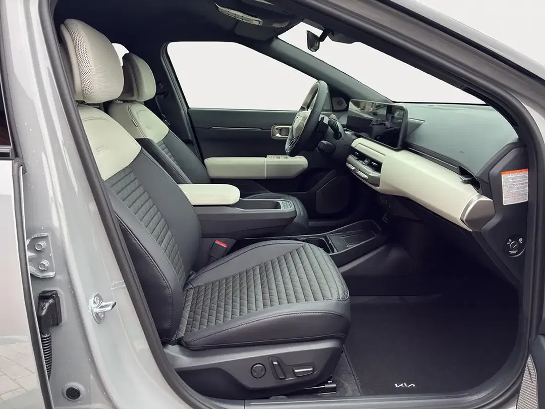Kia EV4 - Thumbnail 11