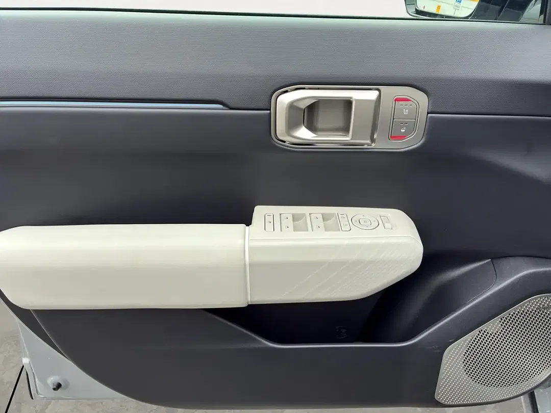 Kia EV4 - Thumbnail 8