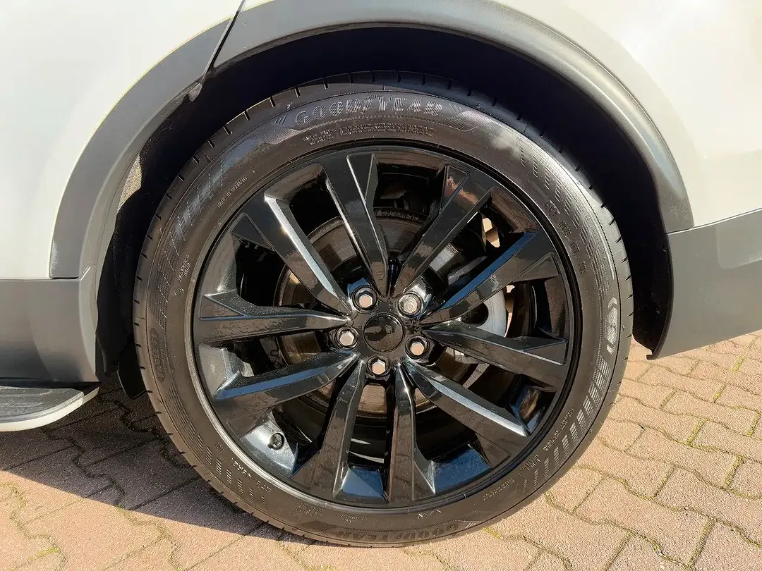 Land Rover Discovery - Thumbnail 5