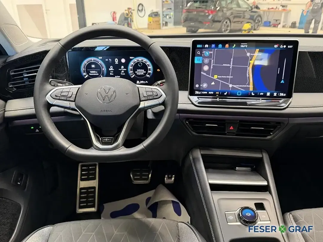 Volkswagen Tiguan - Thumbnail 10