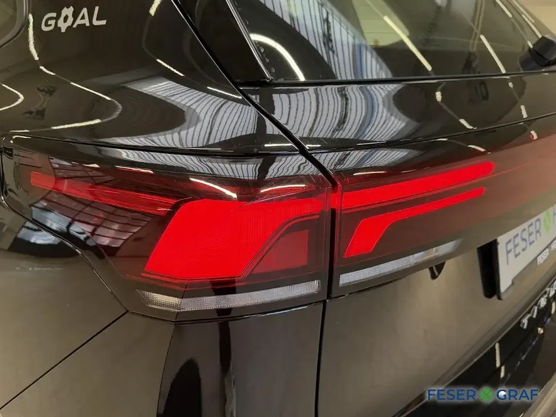 Volkswagen Tiguan - Thumbnail 15