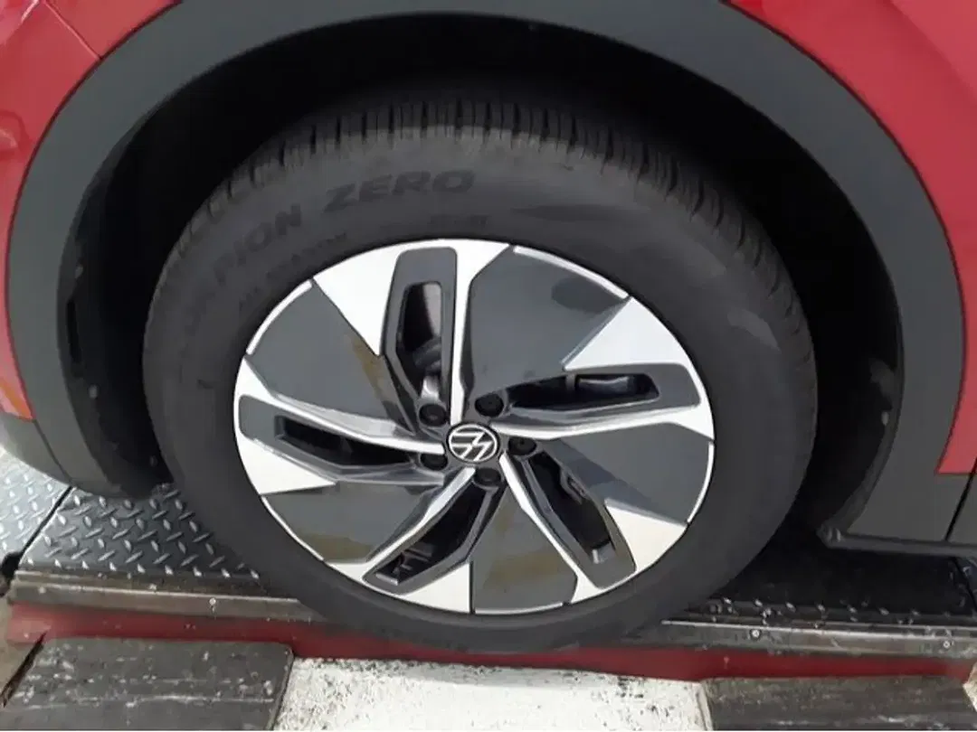 Volkswagen ID.4 - Thumbnail 5
