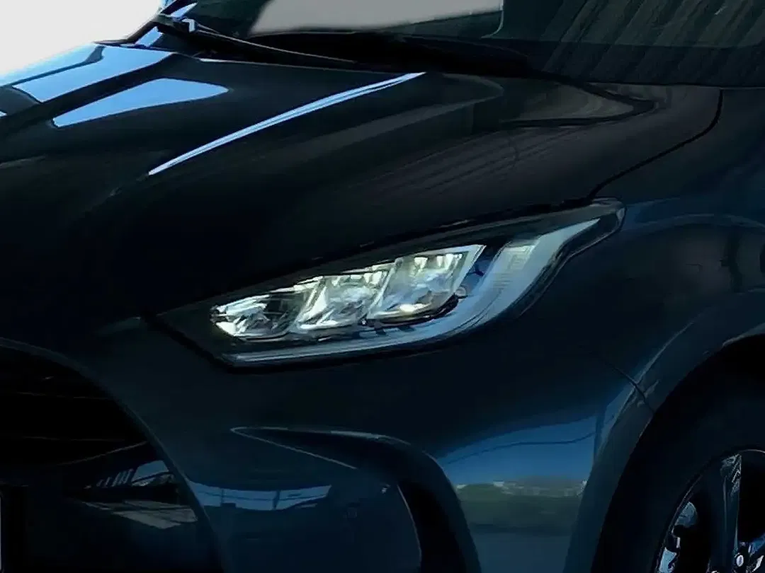 Toyota Yaris - Thumbnail 14