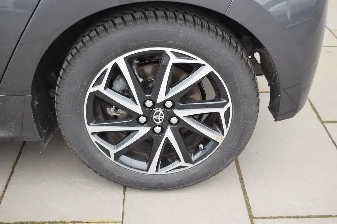 Toyota Yaris - Thumbnail 7