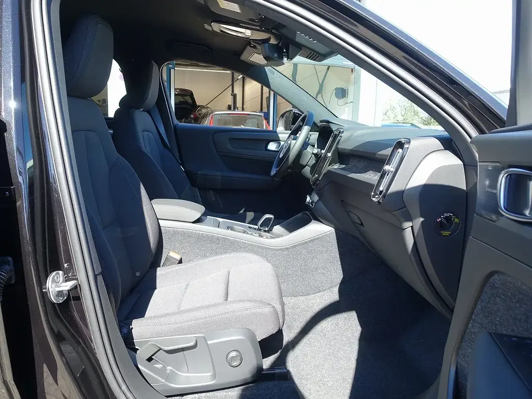 Volvo EX40 - Thumbnail 10
