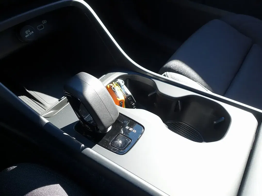 Volvo EX40 - Thumbnail 15
