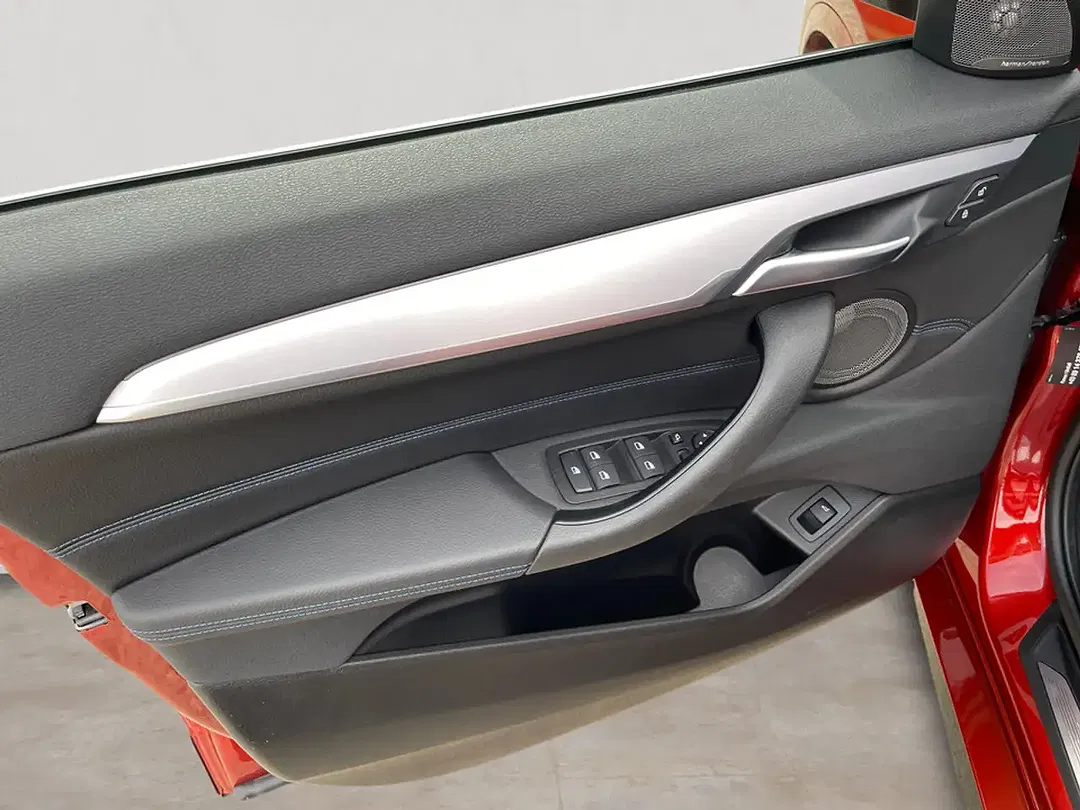 BMW X2 - Thumbnail 9