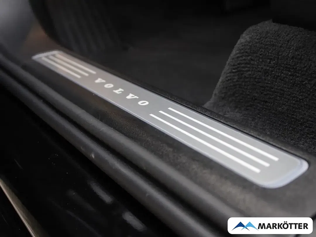 Volvo XC90 - Thumbnail 9
