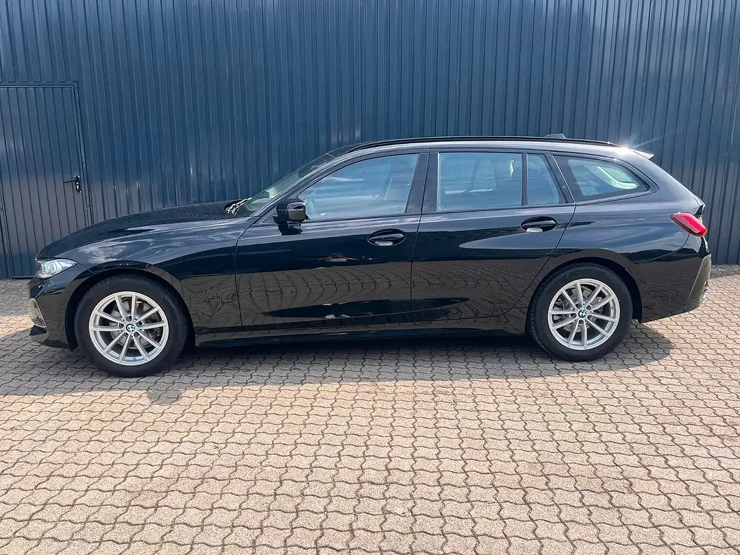 BMW 320 - Thumbnail 6