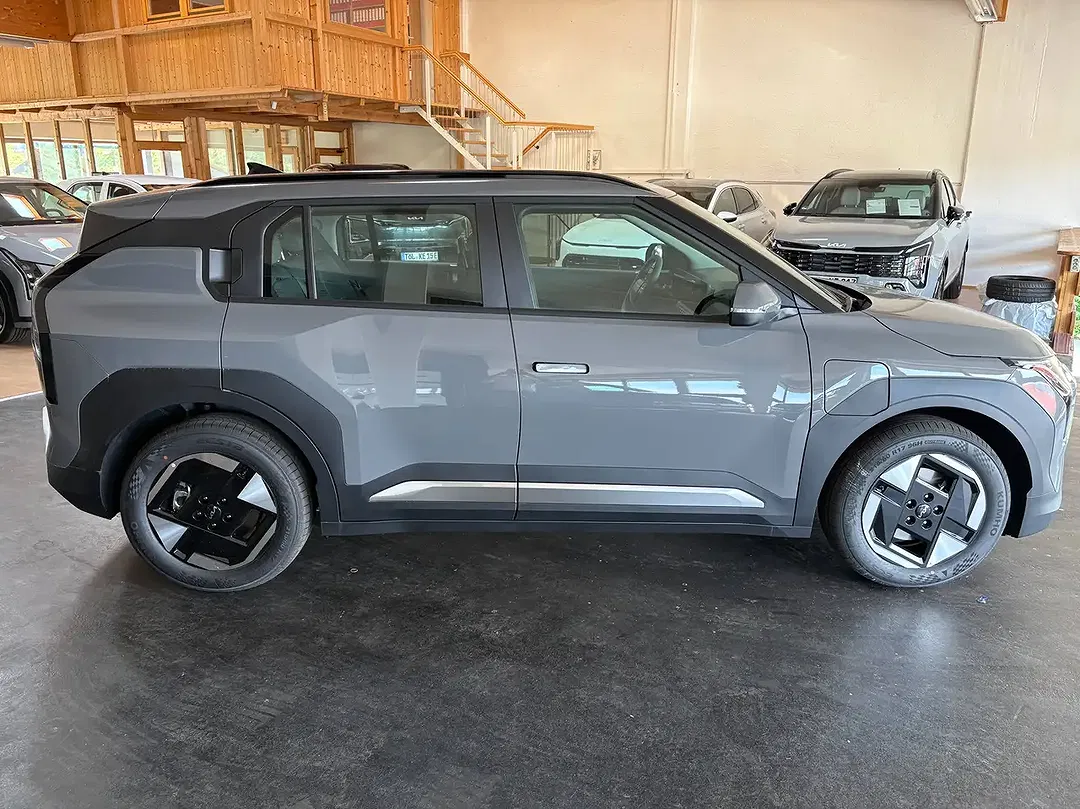 Kia EV3 - Thumbnail 7