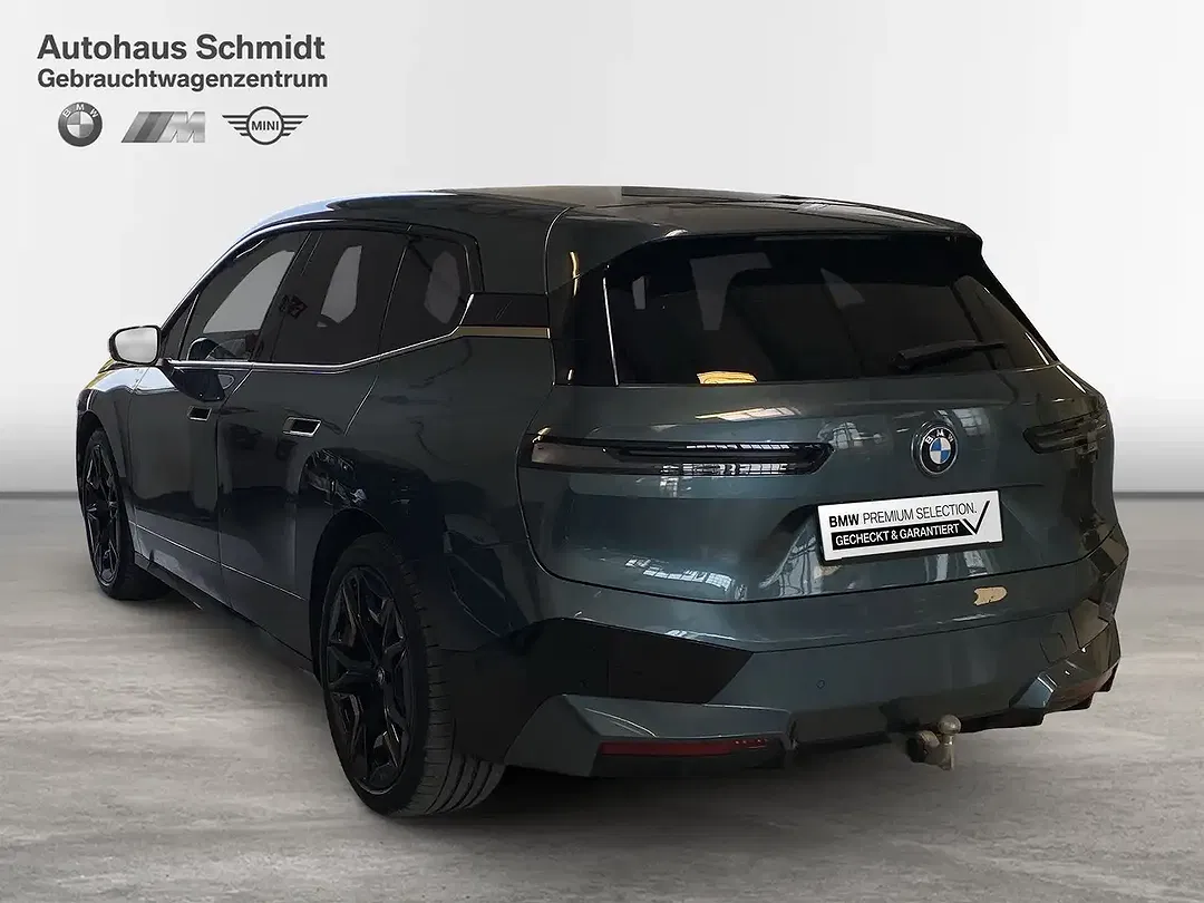 BMW iX - Thumbnail 3