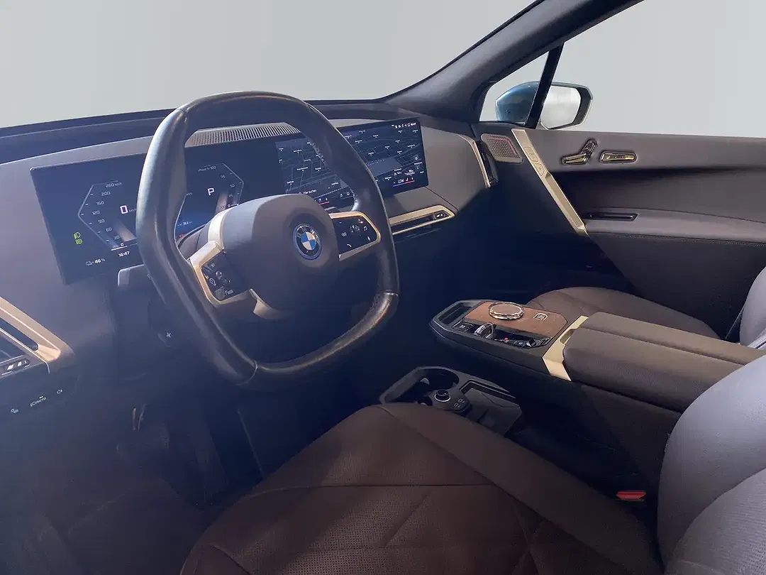 BMW iX - Thumbnail 8