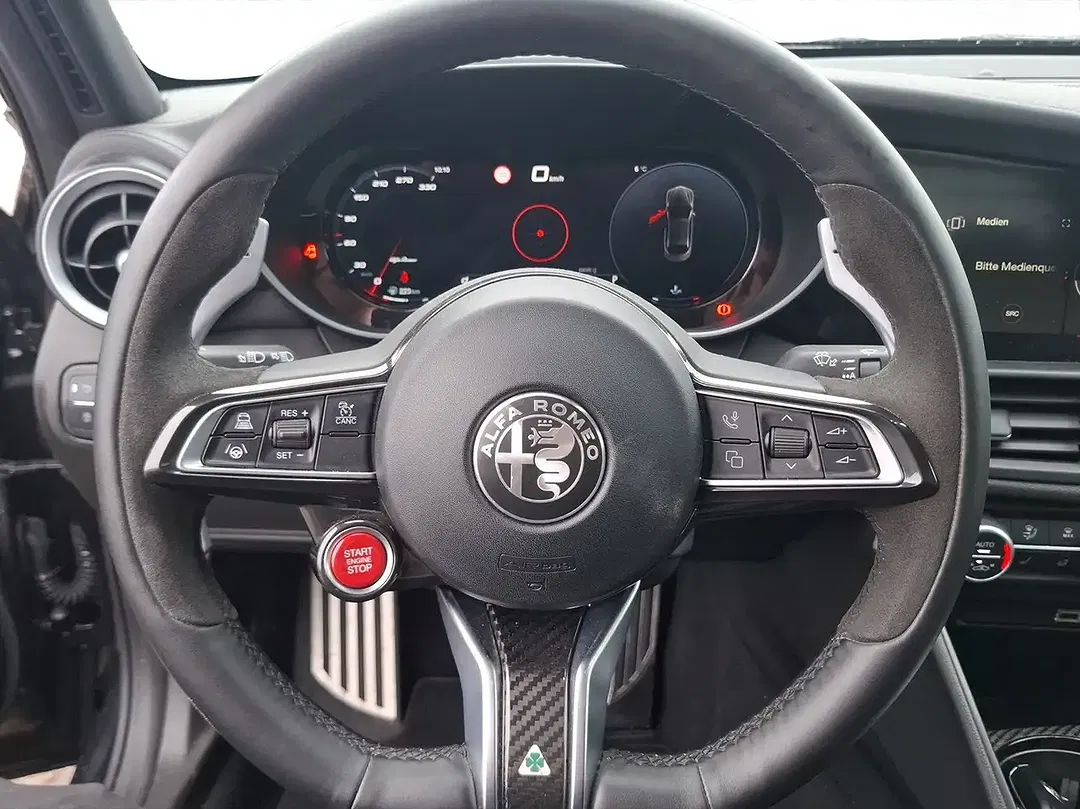 Alfa Romeo Giulia - Thumbnail 10