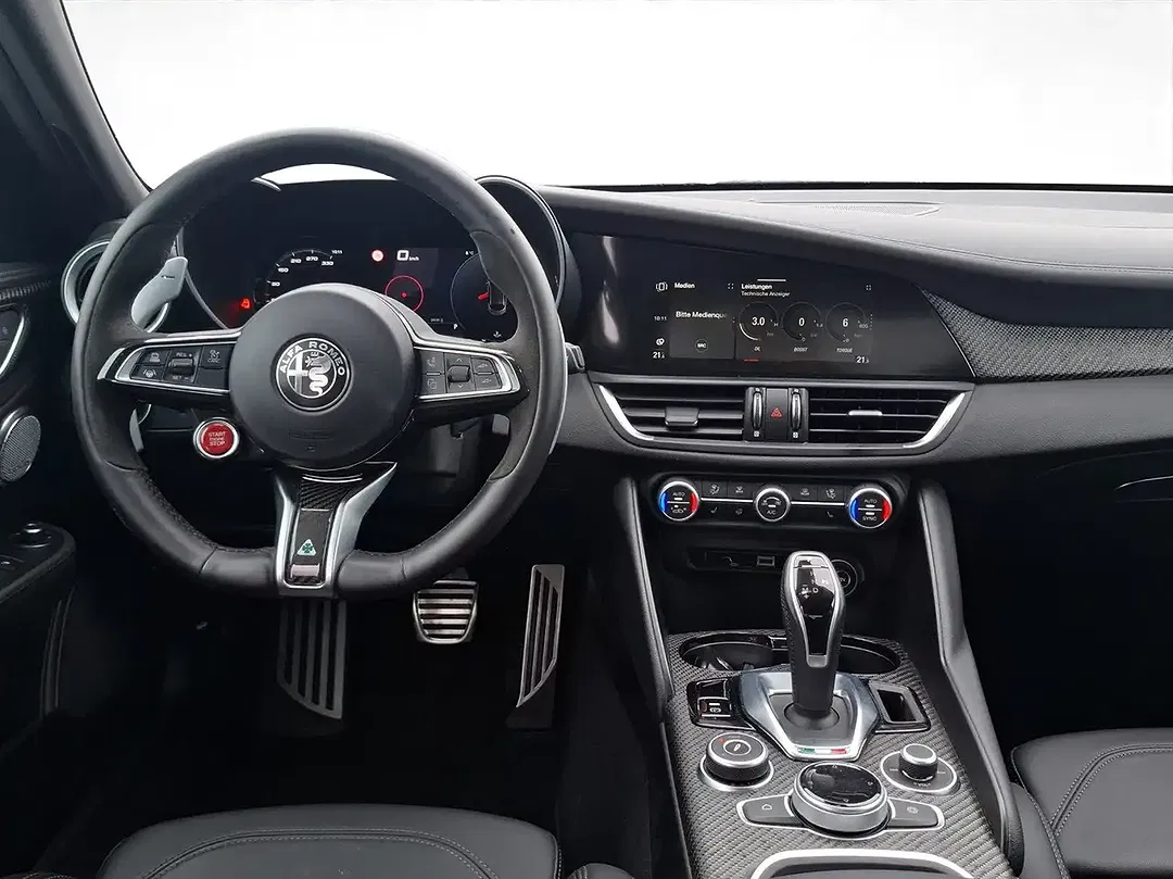 Alfa Romeo Giulia 2.9 V6 Bi-Turbo Quadrifoglio - foto 13