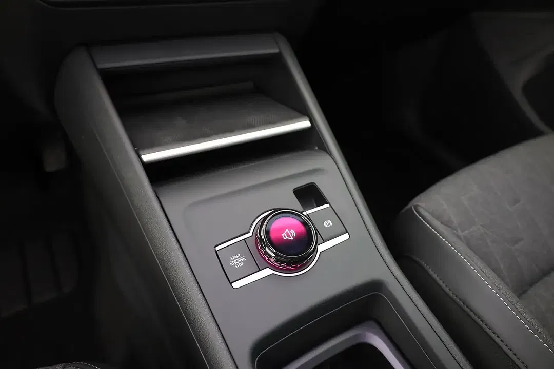 Volkswagen Tiguan - Thumbnail 13