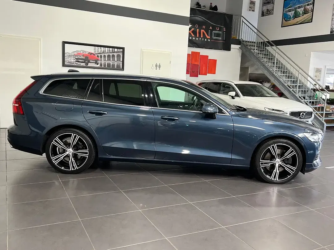 Volvo V60 - Thumbnail 4