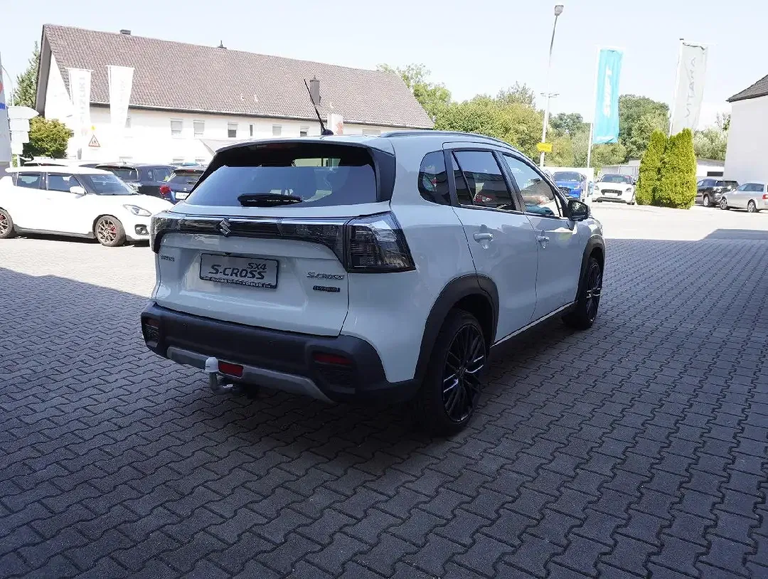 Suzuki S-Cross - Thumbnail 5