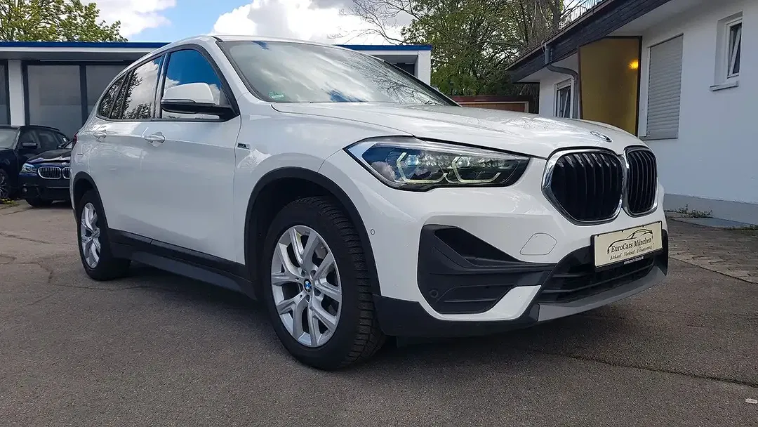 BMW X1 AUT xDrive - foto 1