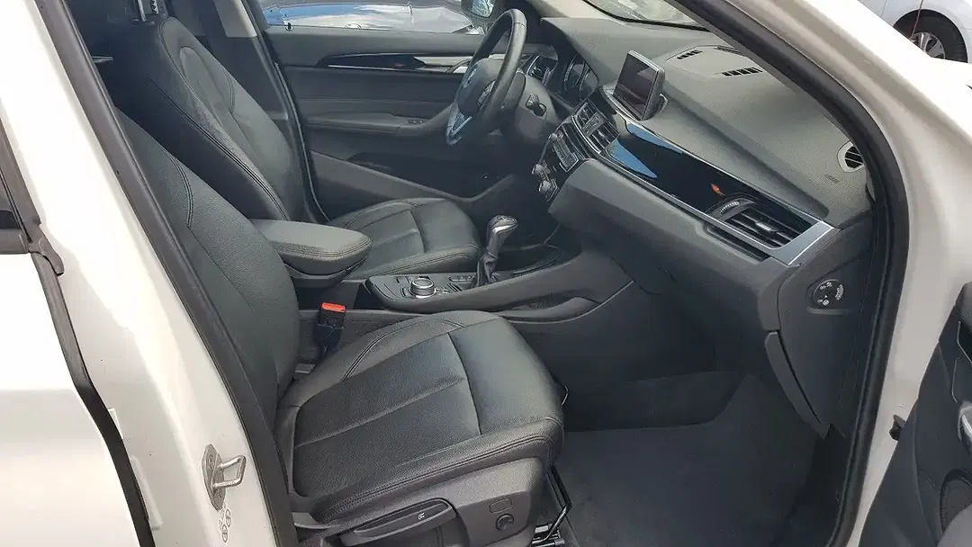 BMW X1 - Thumbnail 6