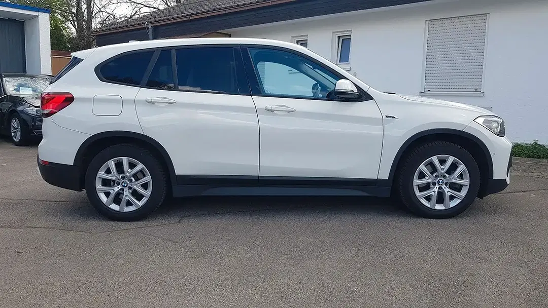 BMW X1 - Thumbnail 4