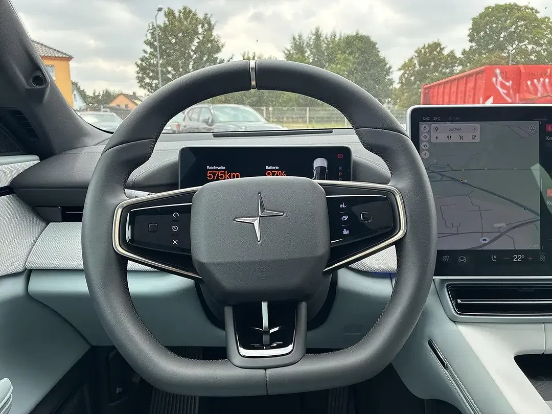 Polestar 4 - Thumbnail 11