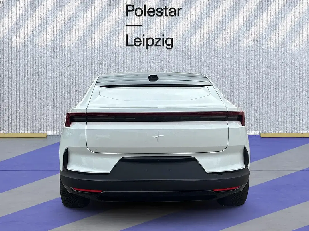 Polestar 4 - Thumbnail 4