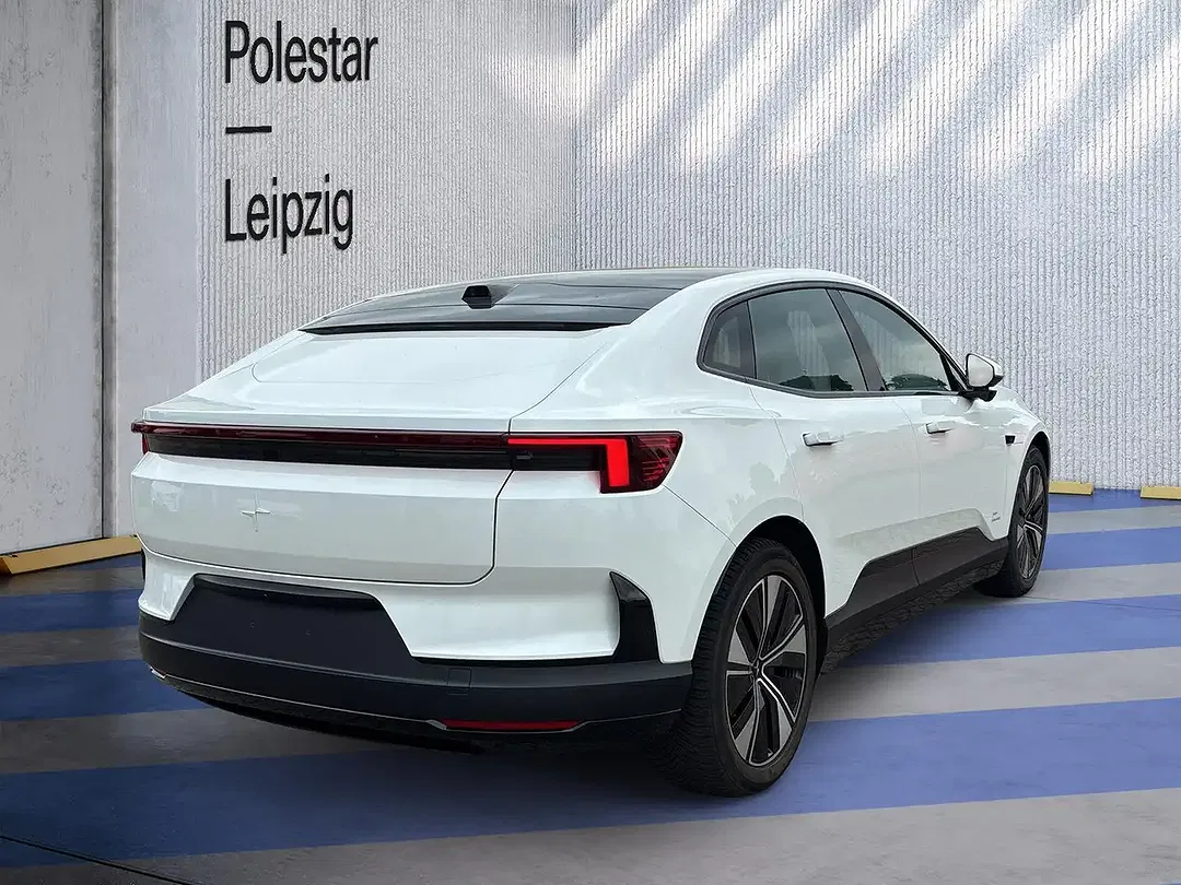 Polestar 4 - Thumbnail 5