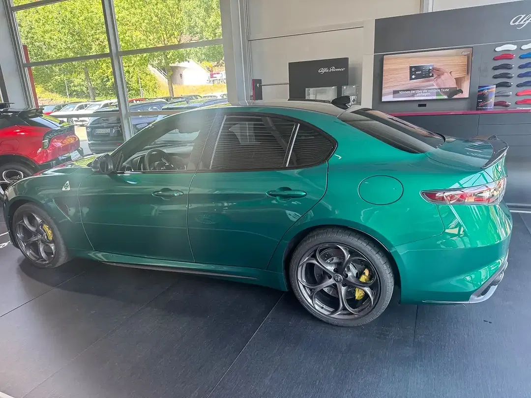 Alfa Romeo Giulia - Thumbnail 13