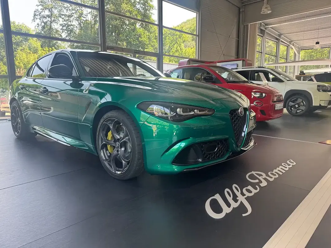Alfa Romeo Giulia - Thumbnail 3