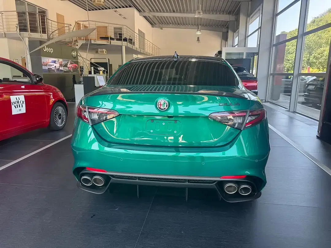 Alfa Romeo Giulia - Thumbnail 7