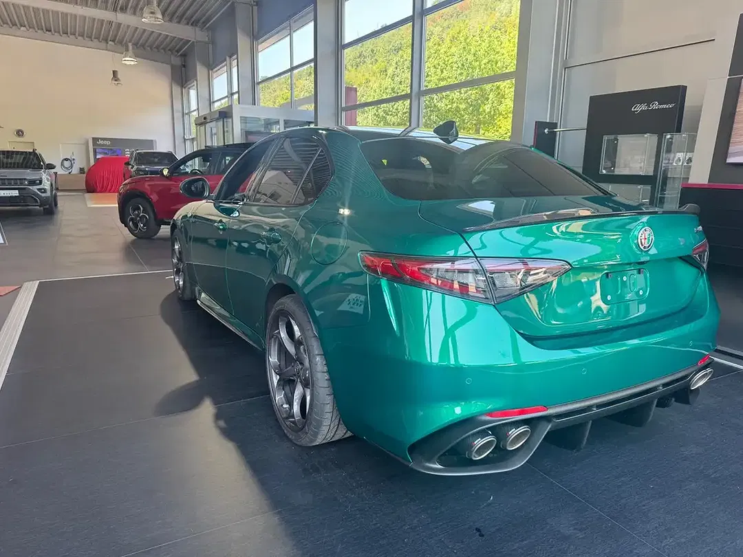 Alfa Romeo Giulia - Thumbnail 8